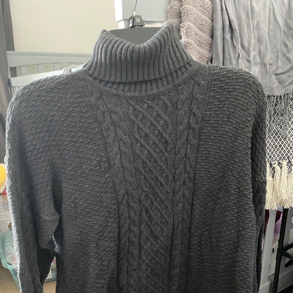 Jean Pierre knit turtle neck.